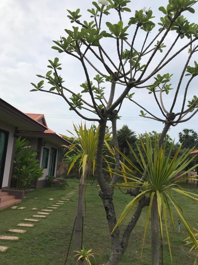 Tinna Resort Ban Nong Mai Ngam Kültér fotó