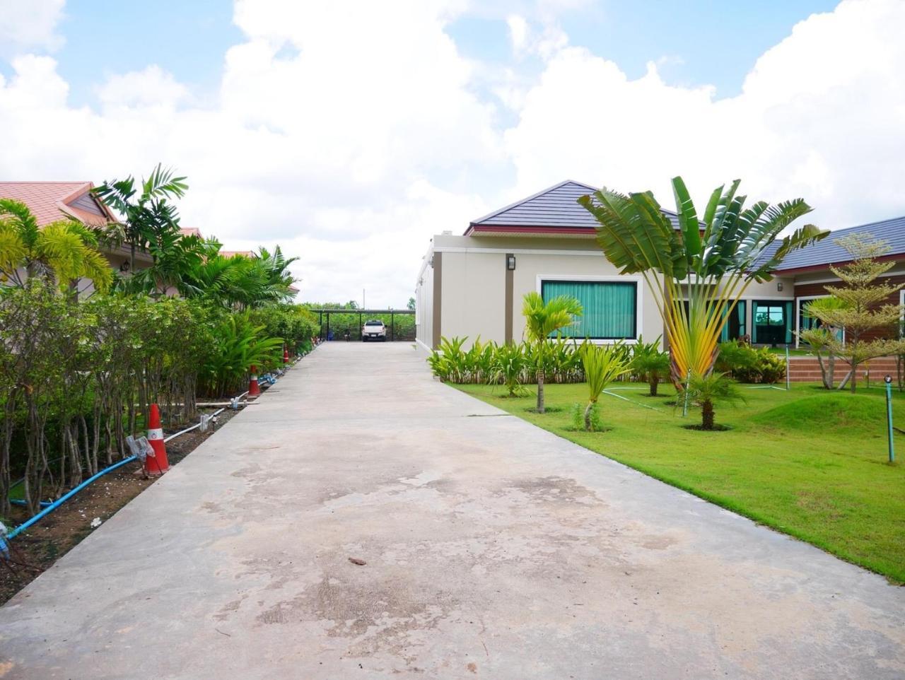 Tinna Resort Ban Nong Mai Ngam Kültér fotó