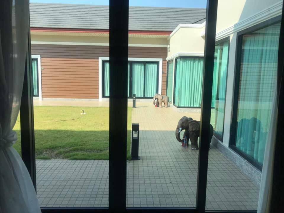 Tinna Resort Ban Nong Mai Ngam Kültér fotó