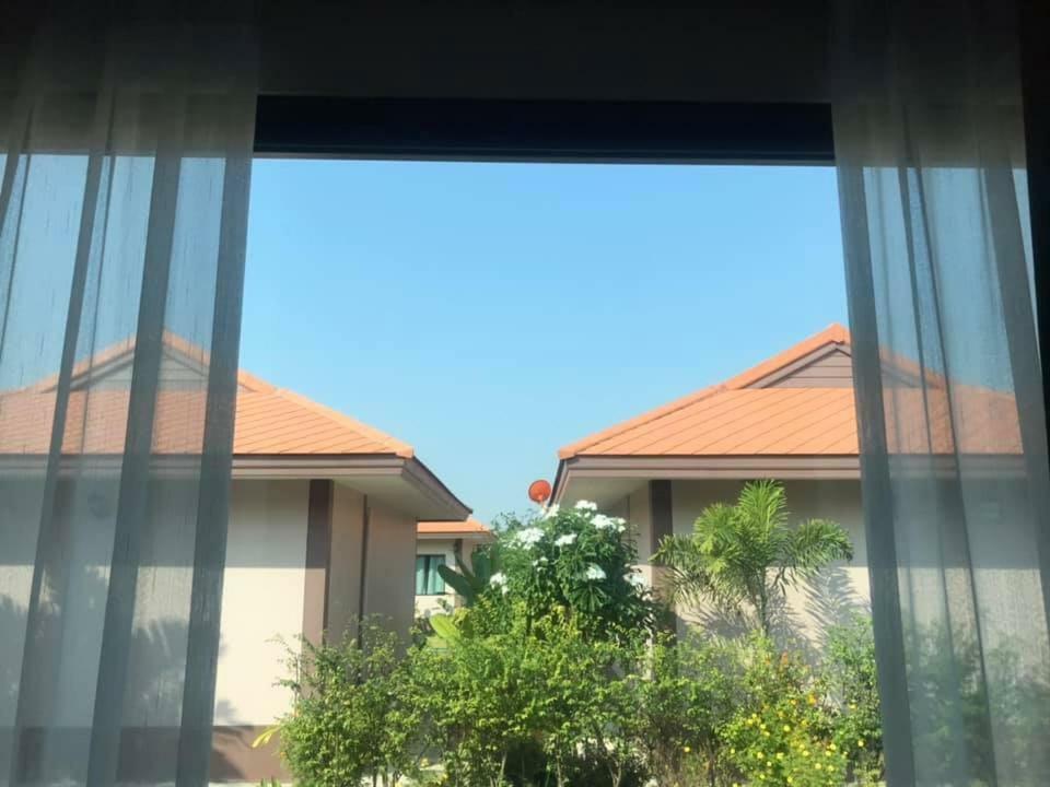 Tinna Resort Ban Nong Mai Ngam Kültér fotó